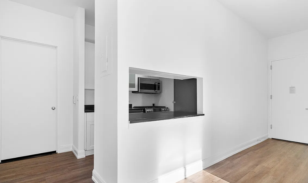 3rd avenue  - Photo 5