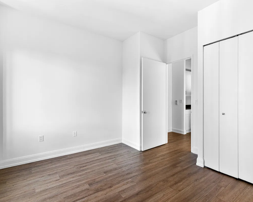 3rd avenue  - Photo 2