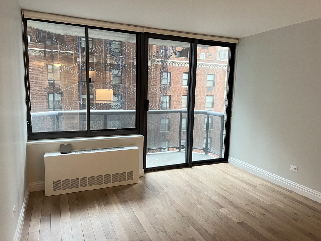 West 48th Street - Photo 8