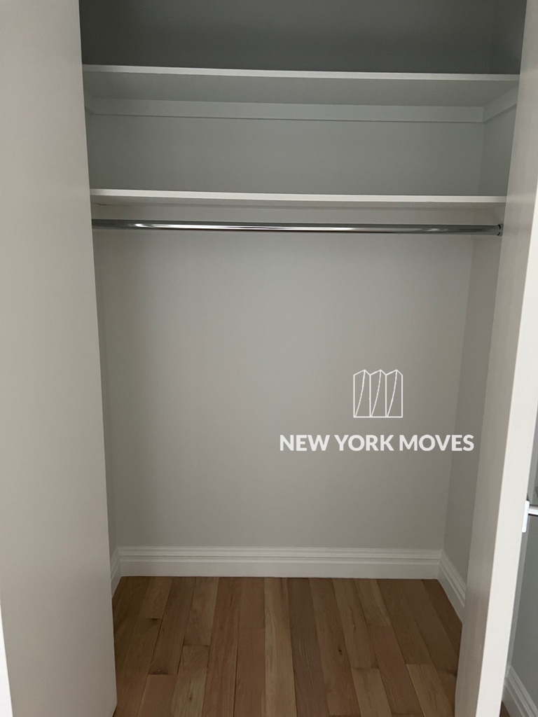 West 48th Street - Photo 16