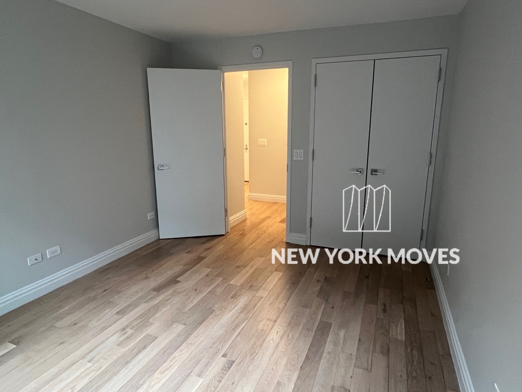 West 48th Street - Photo 5