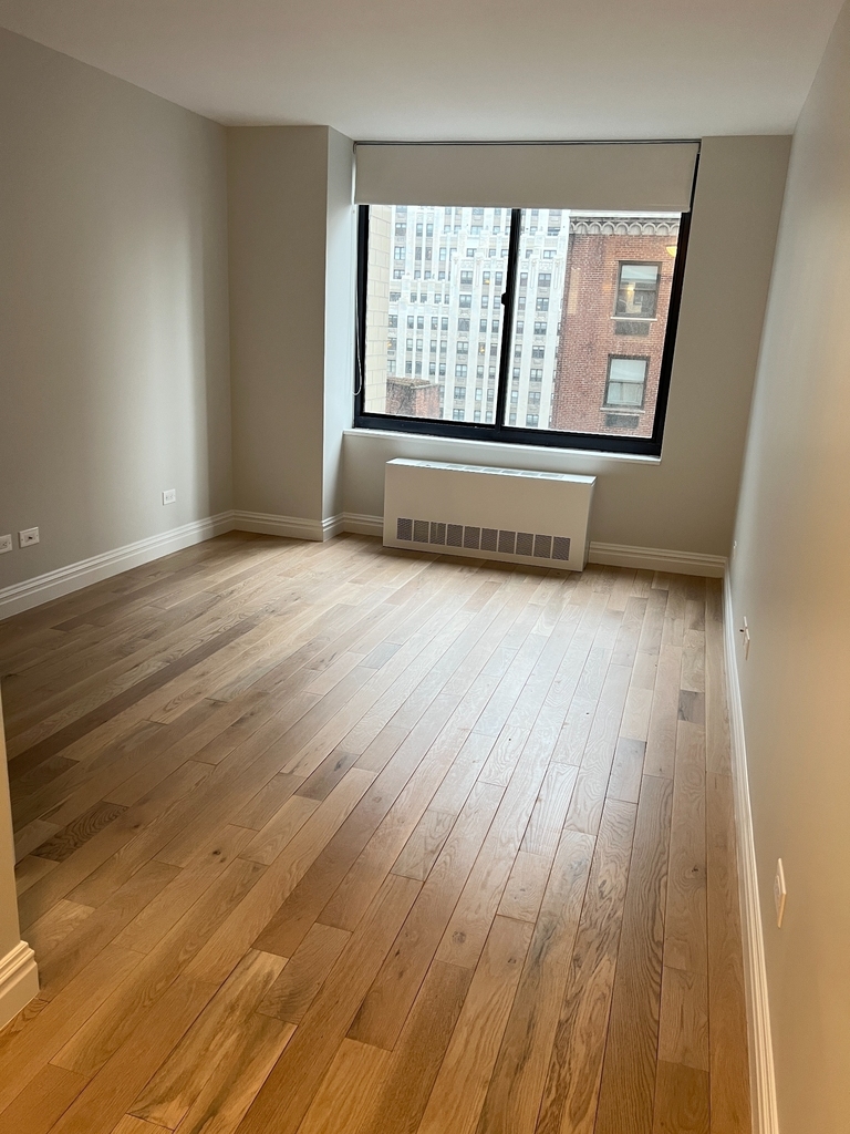 West 48th Street - Photo 6