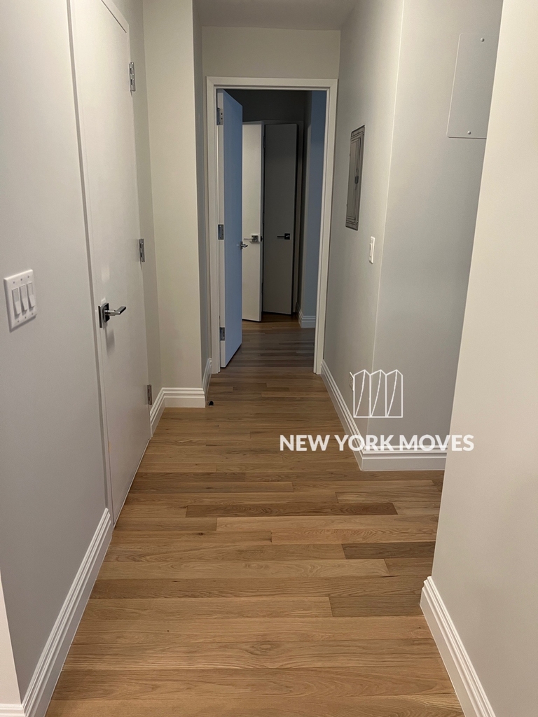 West 48th Street - Photo 7