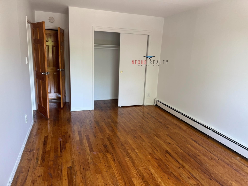 25-12 Parsons Boulevard - Photo 3