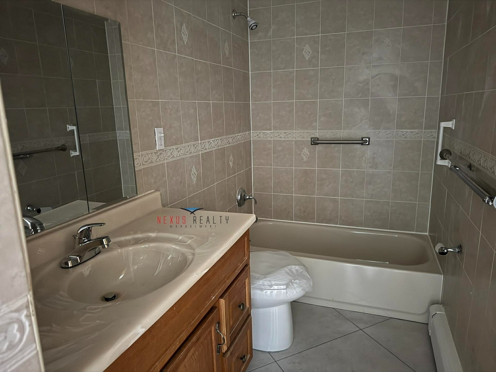 25-12 Parsons Boulevard - Photo 11