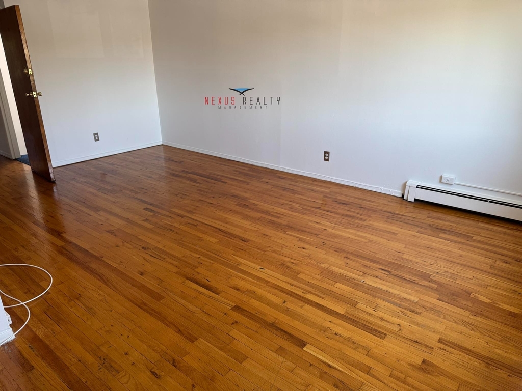 25-12 Parsons Boulevard - Photo 6