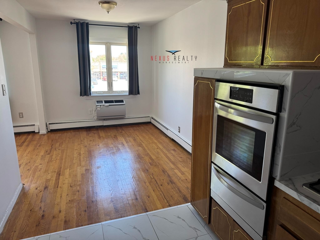 25-12 Parsons Boulevard - Photo 9