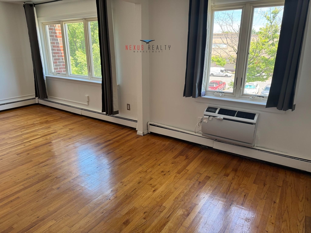 25-12 Parsons Boulevard - Photo 1