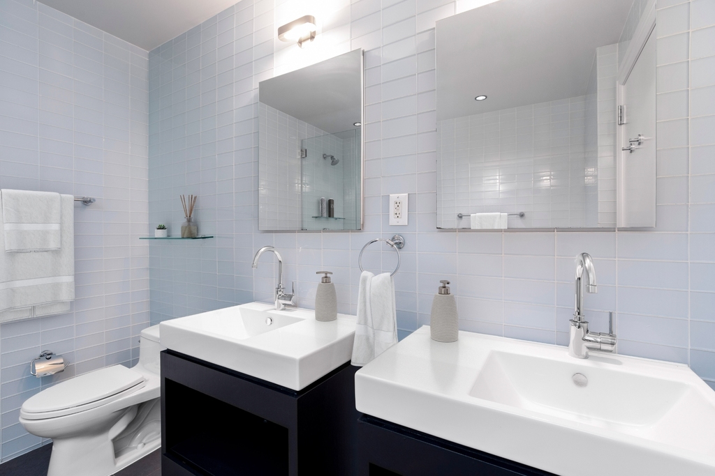 554 West 54th Street - Photo 6