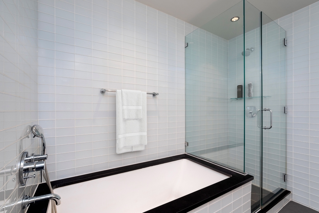 554 West 54th Street - Photo 7