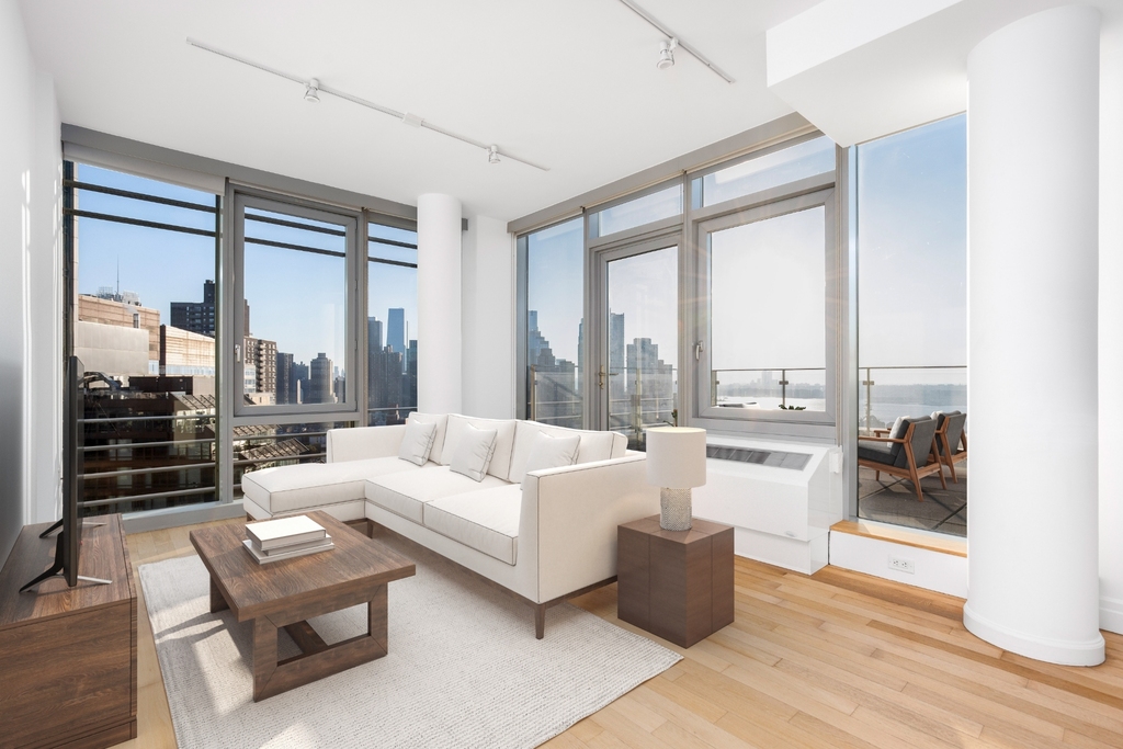 554 West 54th Street - Photo 1