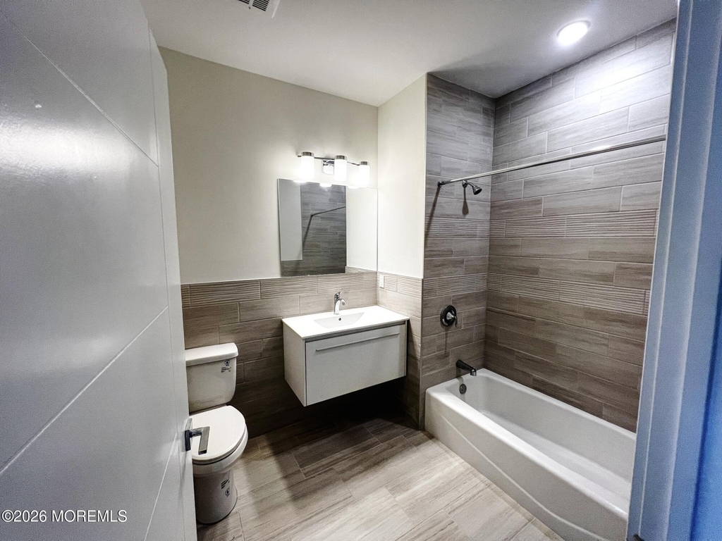 521 Lake Avenue - Photo 4
