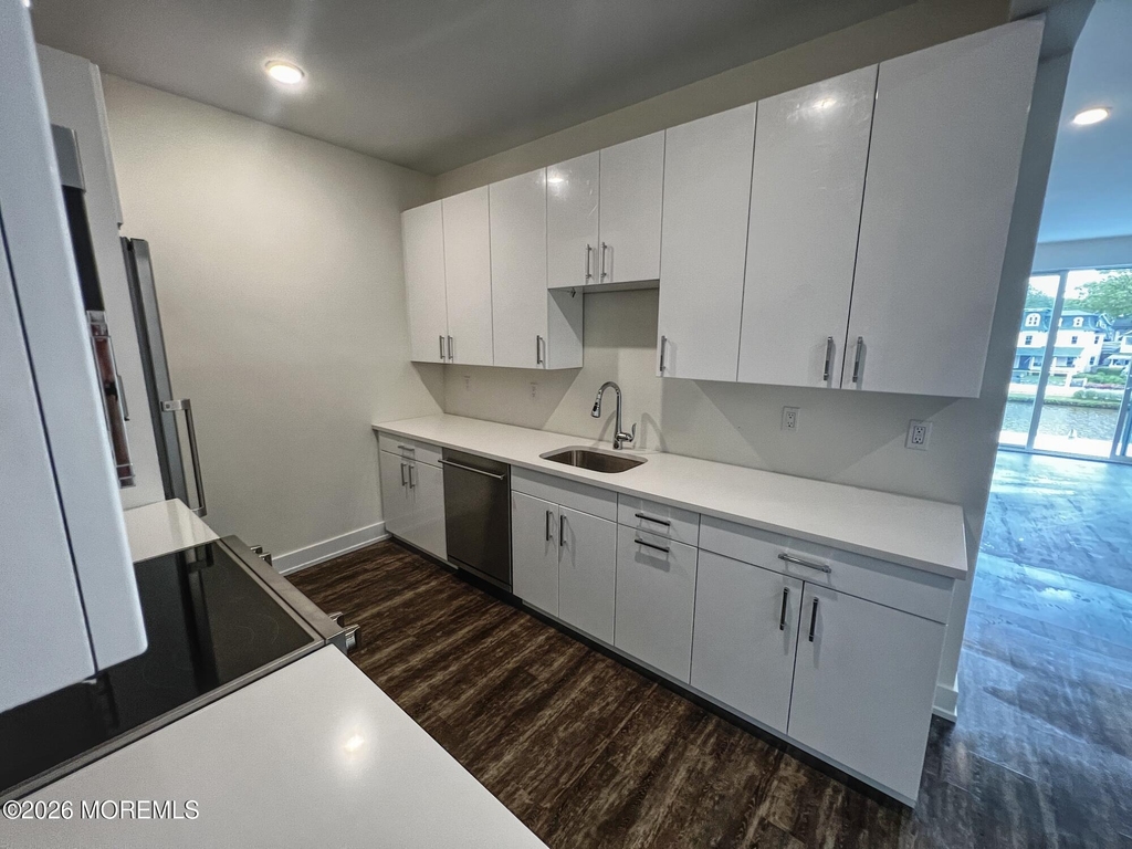521 Lake Avenue - Photo 1