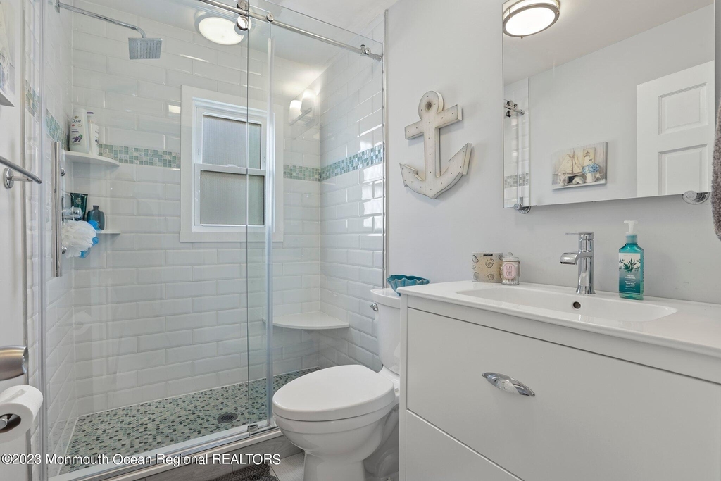 107 17th Avenue - Photo 10