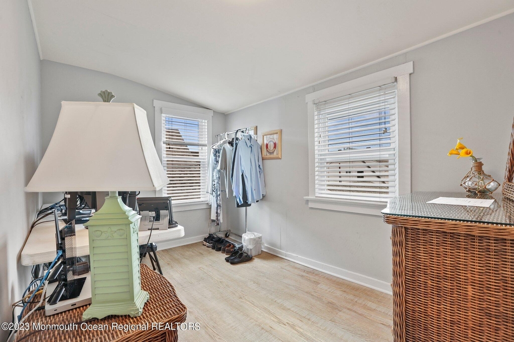 107 17th Avenue - Photo 20
