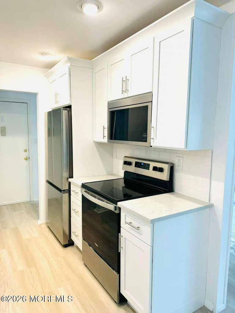 175 Amberly Drive - Photo 4