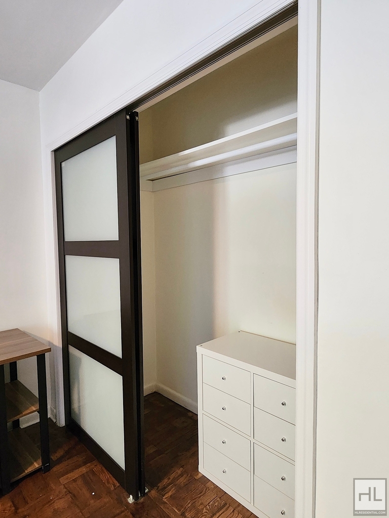 Howard Avenue - Photo 13