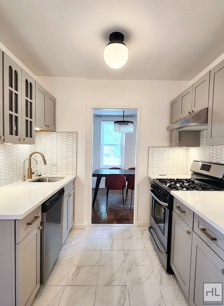 Howard Avenue - Photo 14