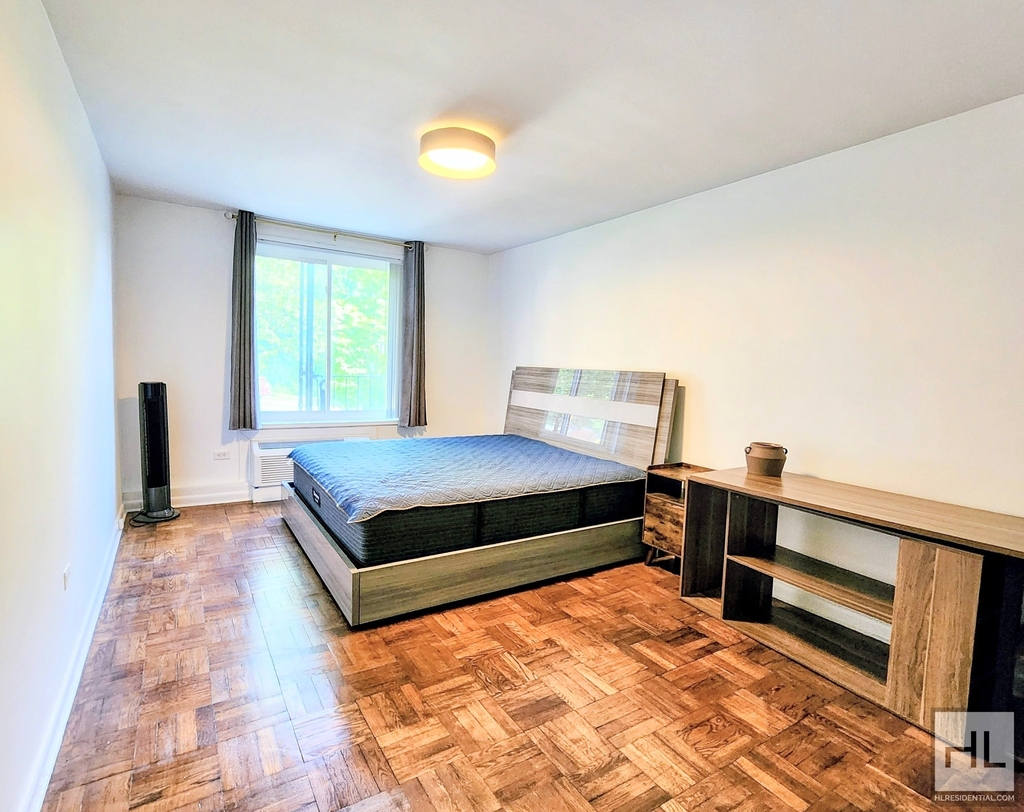 Howard Avenue - Photo 10