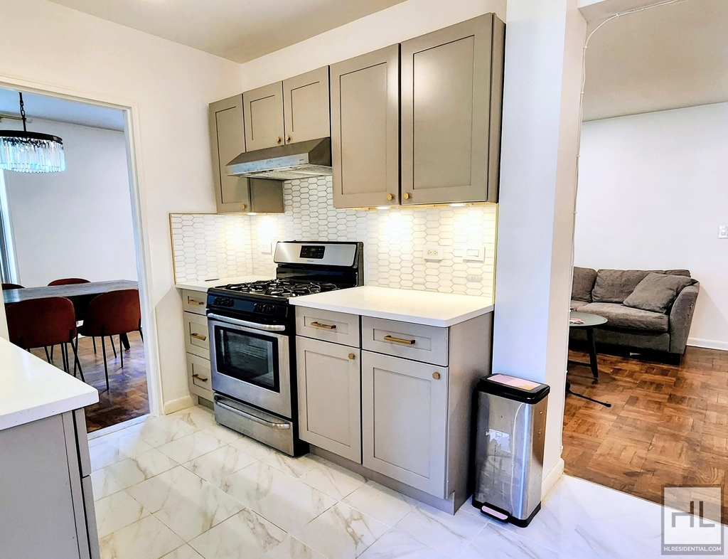 Howard Avenue - Photo 18