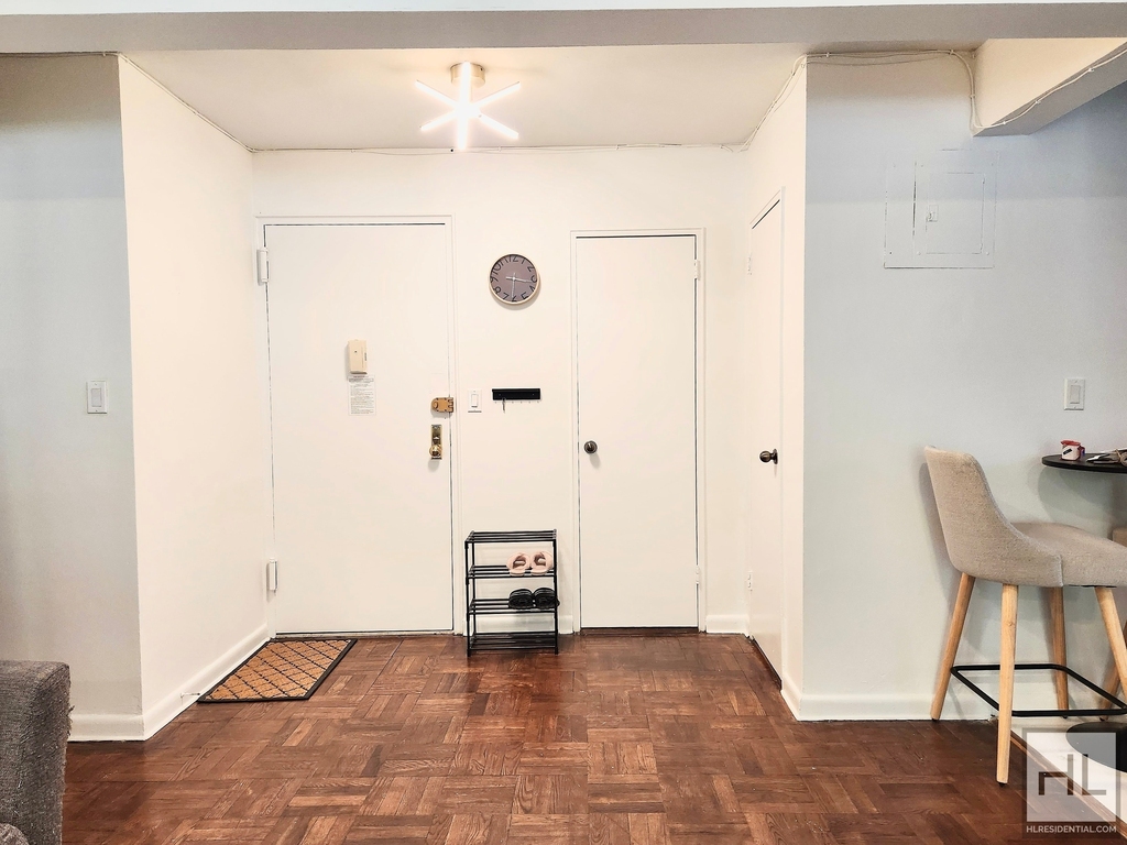 Howard Avenue - Photo 8