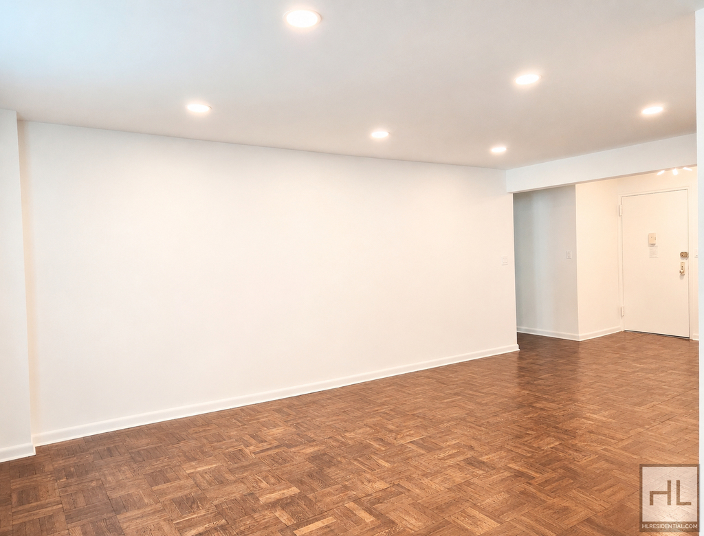 Howard Avenue - Photo 3