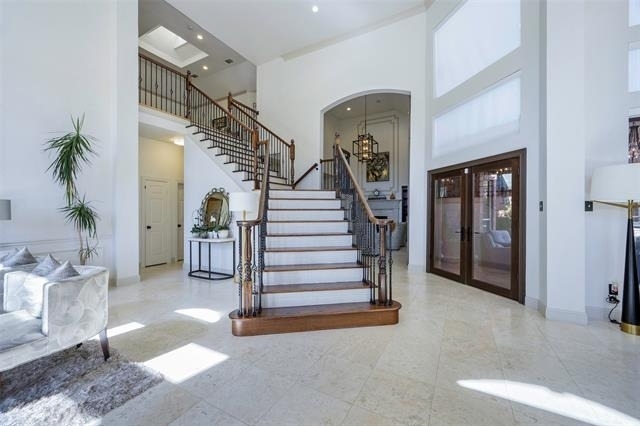 5913 Hempstead Drive - Photo 3