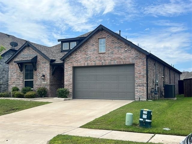 1553 Sugarberry Drive - Photo 2