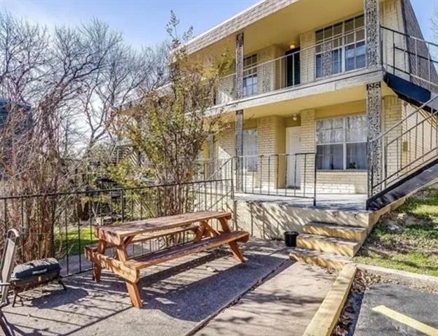 5201 Curzon Avenue - Photo 0