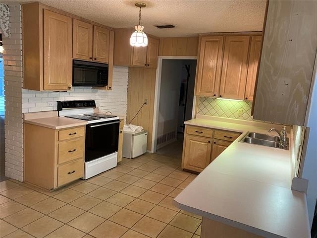 623 Club Oak Drive - Photo 4