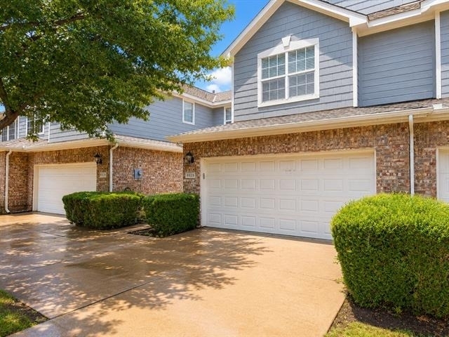 9929 Dryden Lane - Photo 0