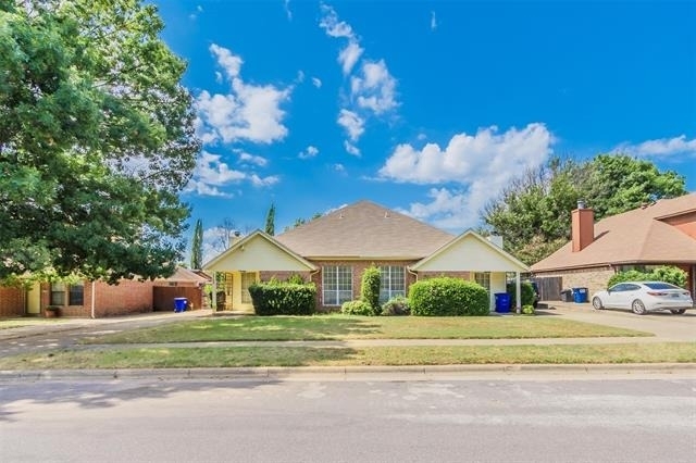 2709 Brittany Drive - Photo 4
