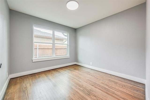 2729 Lockhart Avenue - Photo 13