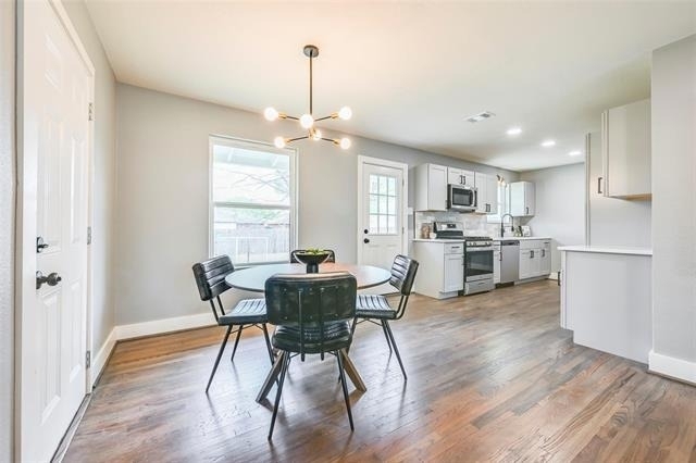 2729 Lockhart Avenue - Photo 9