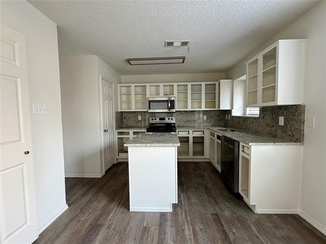 1621 Collin Drive - Photo 3