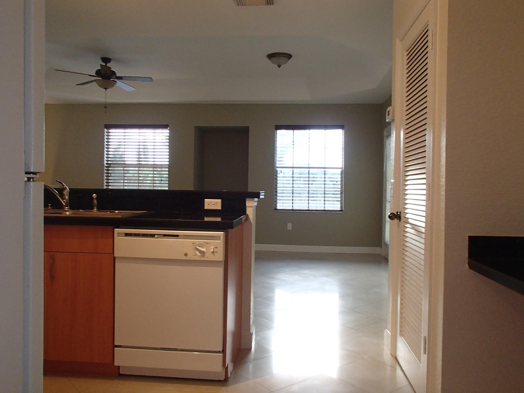 1101 Belmont Place - Photo 6