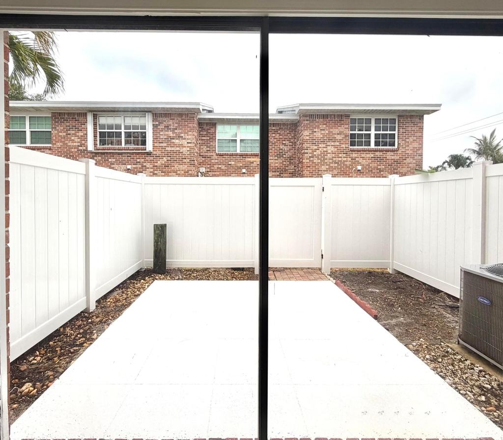 413 N Cypress Drive - Photo 6