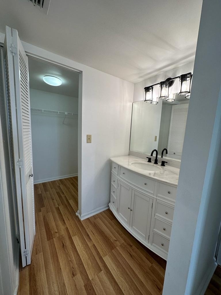 301 Olivewood Place - Photo 3