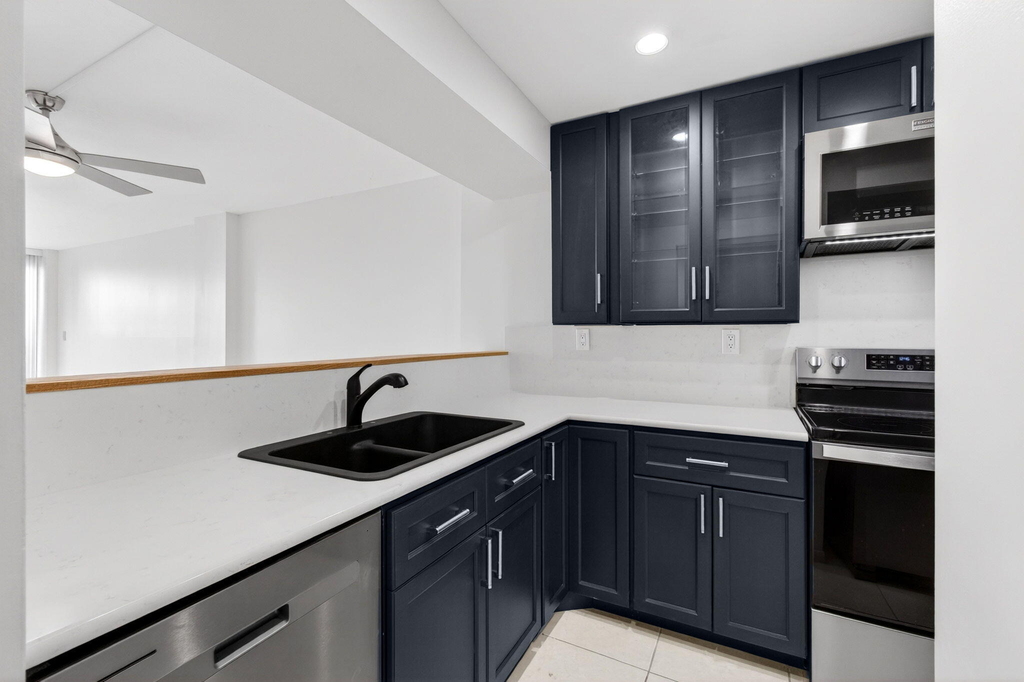 12 Royal Palm Way - Photo 49
