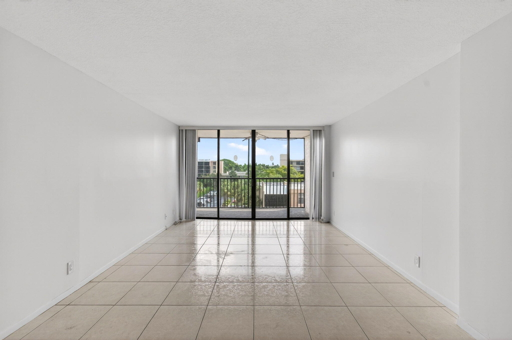 12 Royal Palm Way - Photo 16
