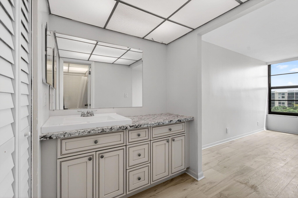 12 Royal Palm Way - Photo 29