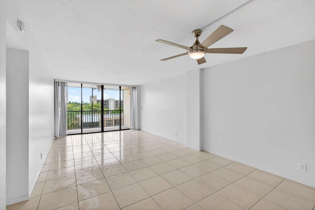 12 Royal Palm Way - Photo 15