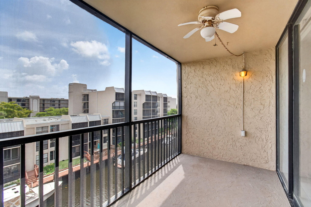 12 Royal Palm Way - Photo 19