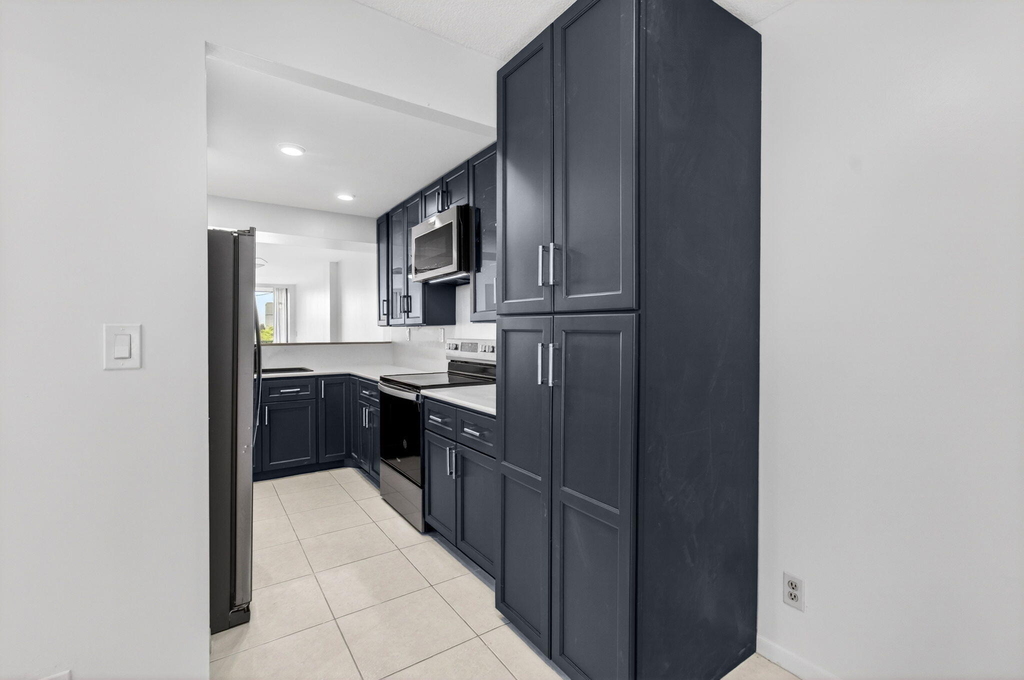 12 Royal Palm Way - Photo 47