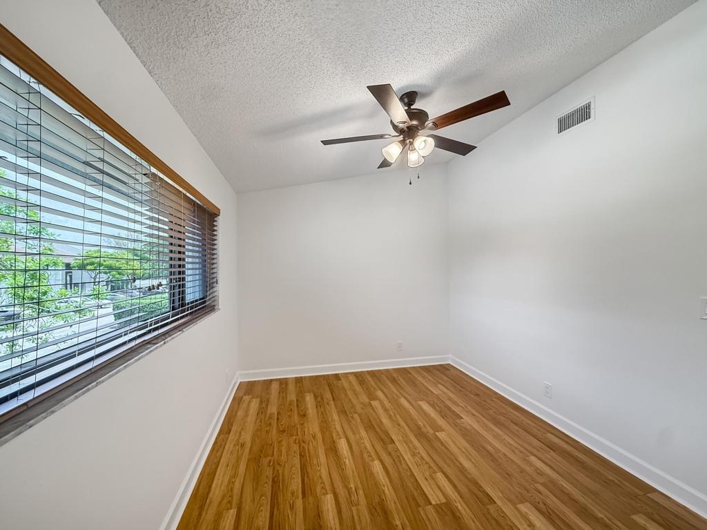 2700 S Oakland Forest Drive - Photo 31