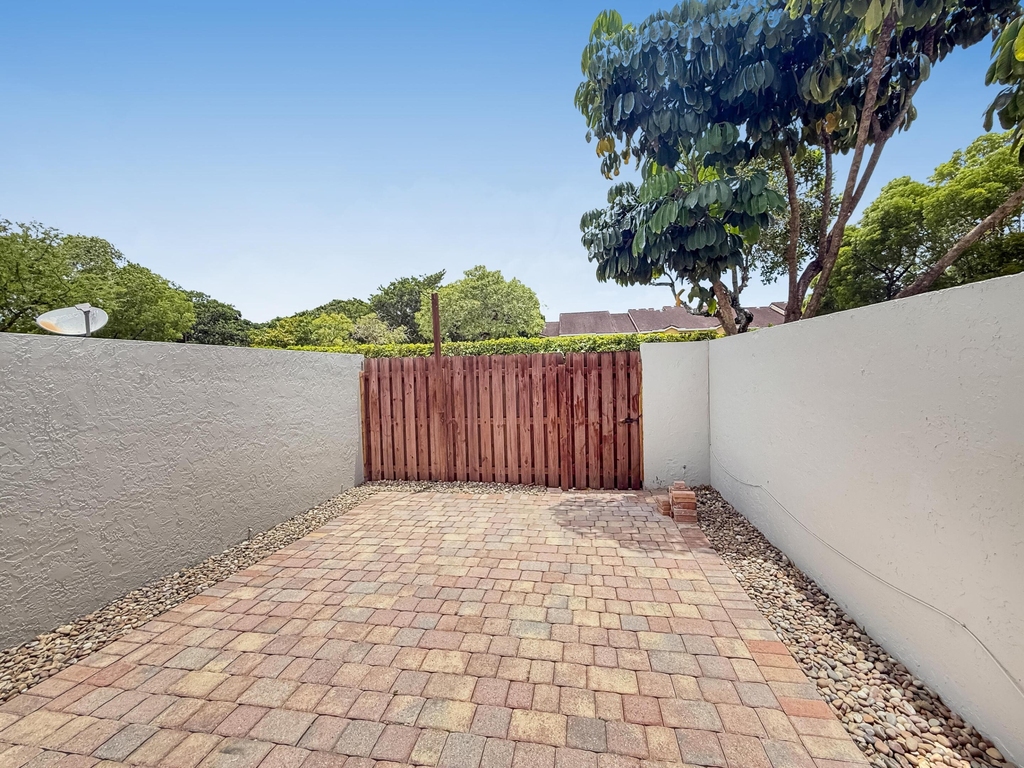 2700 S Oakland Forest Drive - Photo 33