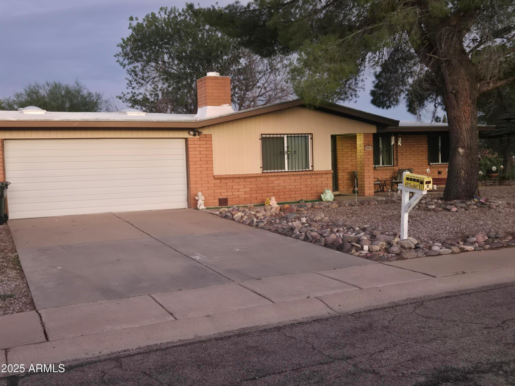 3865 Redwing Place - Photo 1