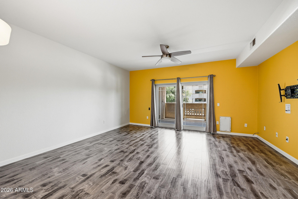 920 E Devonshire Avenue - Photo 3