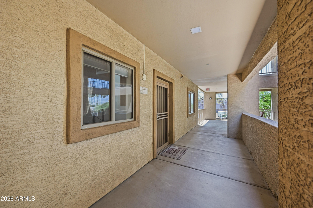 920 E Devonshire Avenue - Photo 0