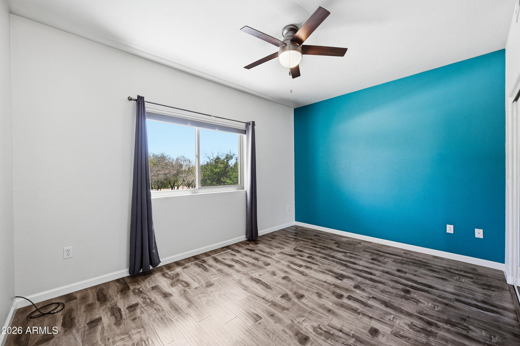 920 E Devonshire Avenue - Photo 9